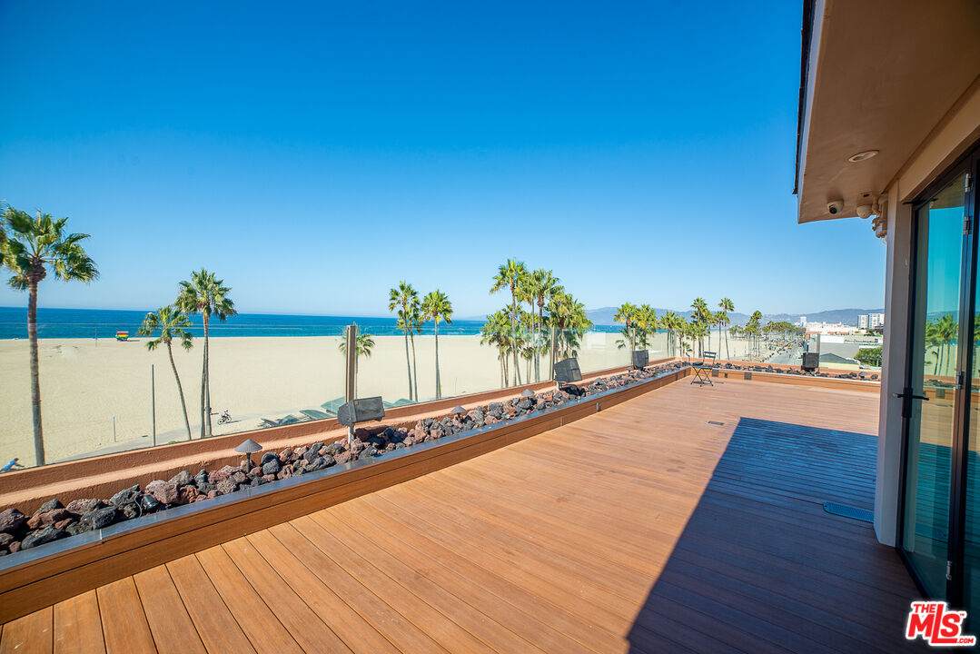 8 Brooks Ave - Photo 1