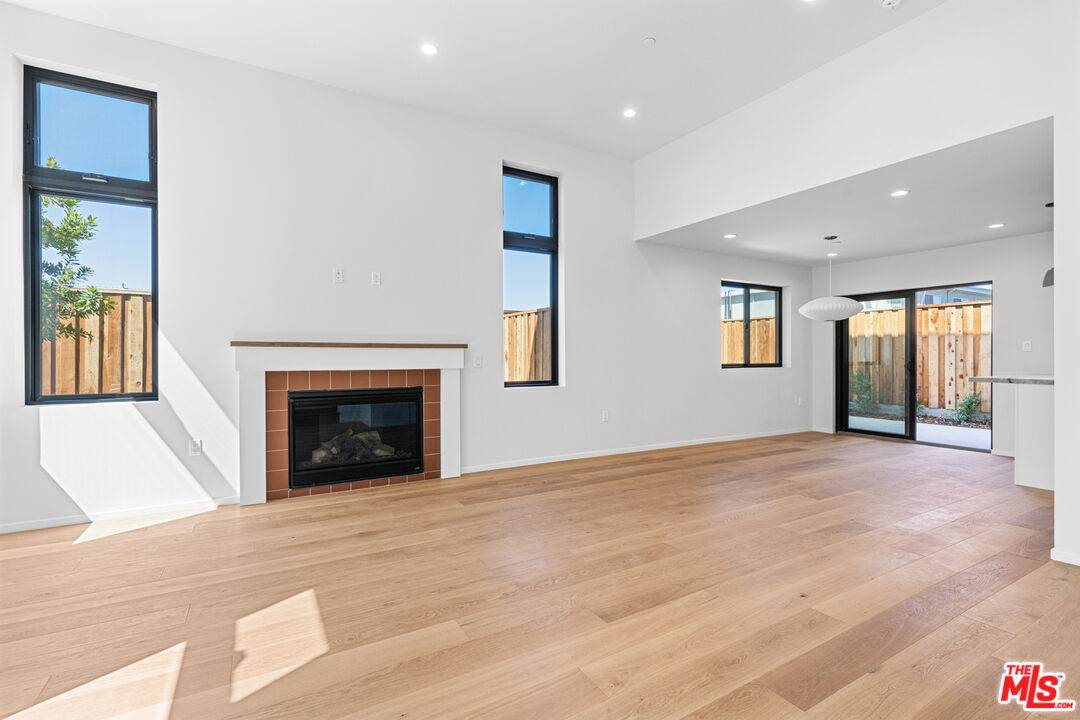 2219 Virginia Ave - Photo 1