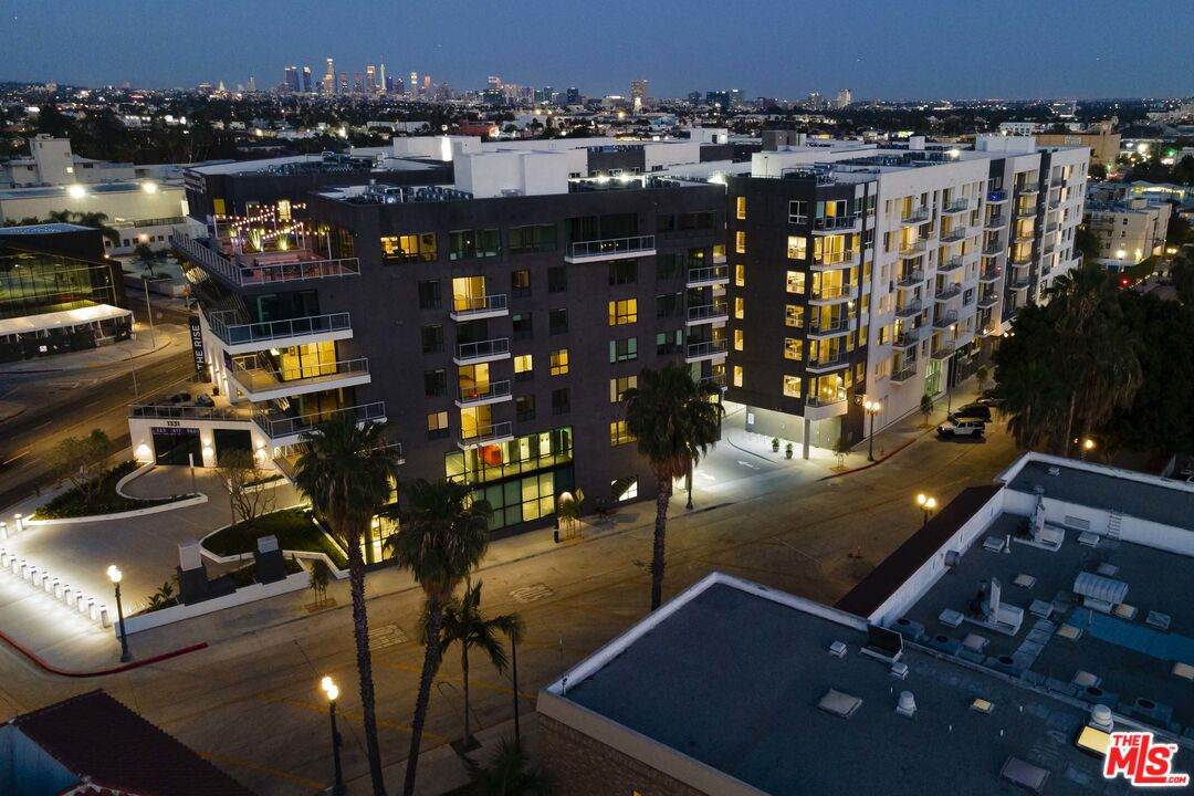 1331 Cahuenga Blvd - Photo 1