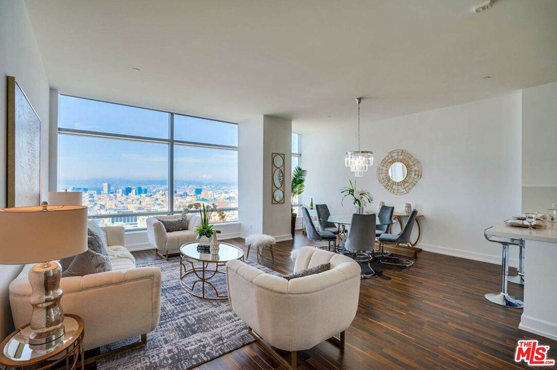 900 Olympic Blvd - Photo 1