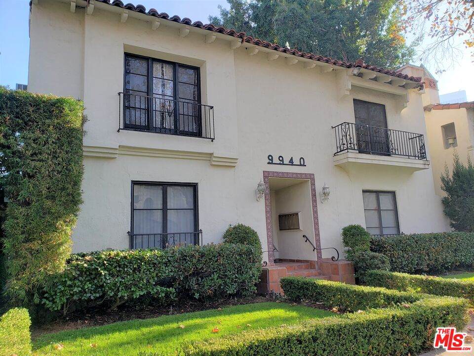 9940 Robbins Dr - Photo 1