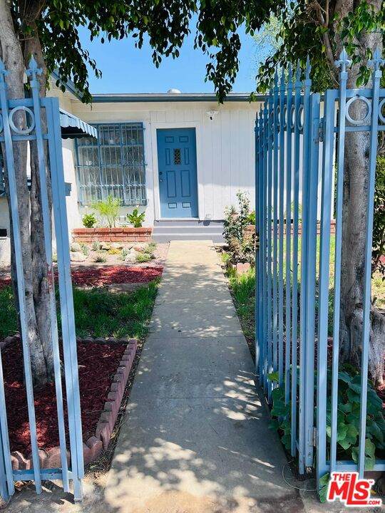 14927 Titus St - Photo 1