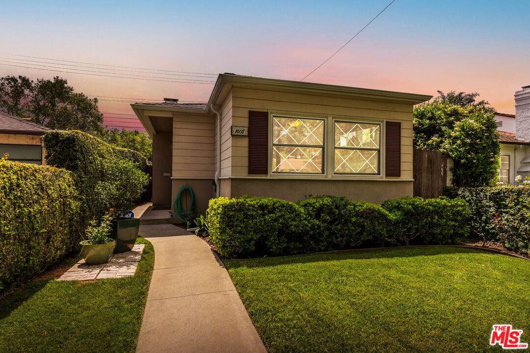 1608 Riverside Dr - Photo 1