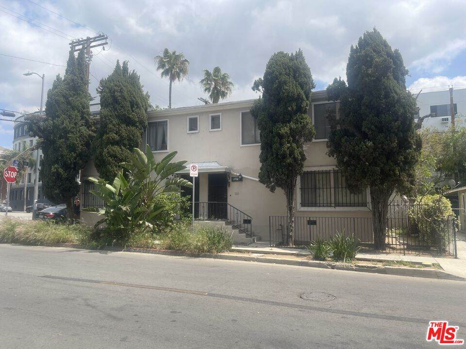 1756 Hudson Ave - Photo 1