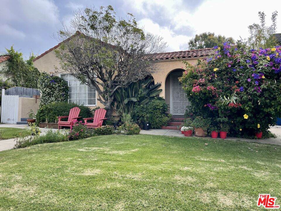 812 Genesee Ave - Photo 1