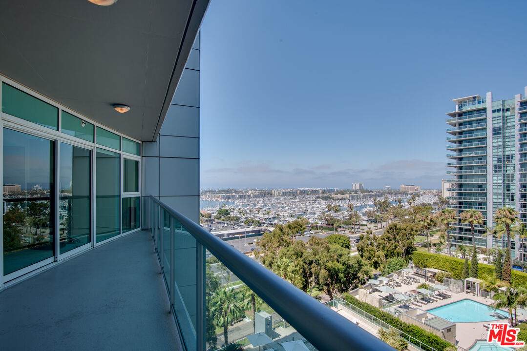 13600 Marina Pointe Dr - Photo 1