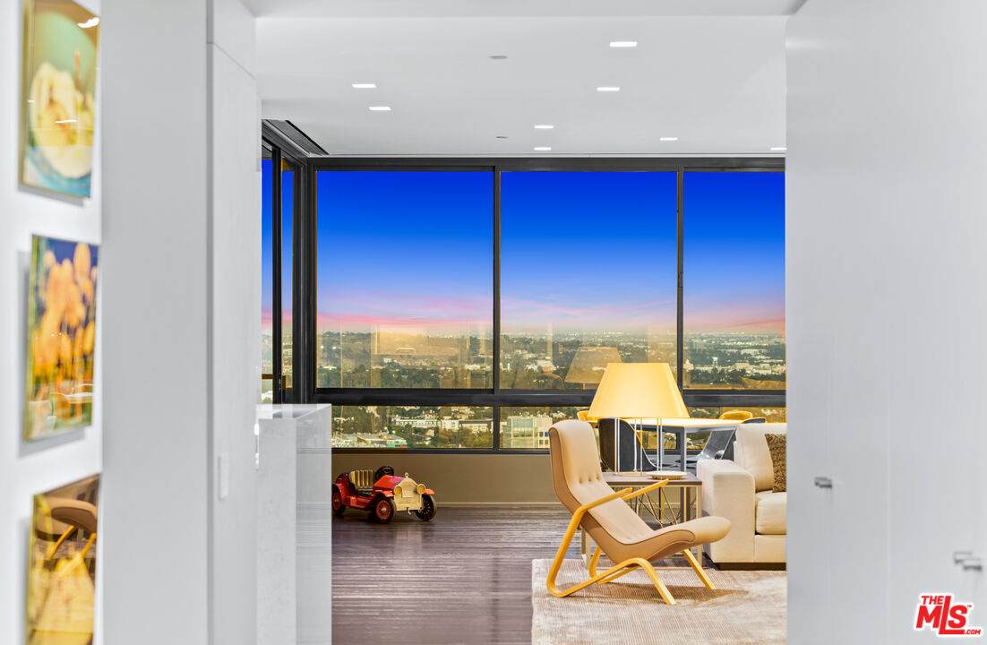 10350 Wilshire Blvd - Photo 1