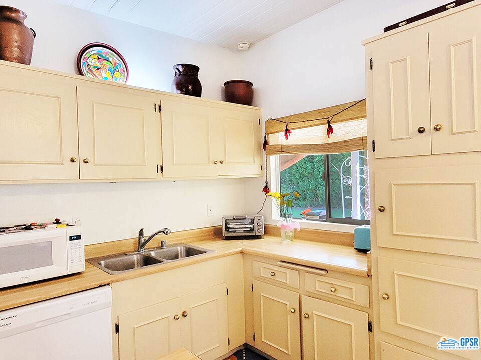 650 Compadre Rd - Photo 1