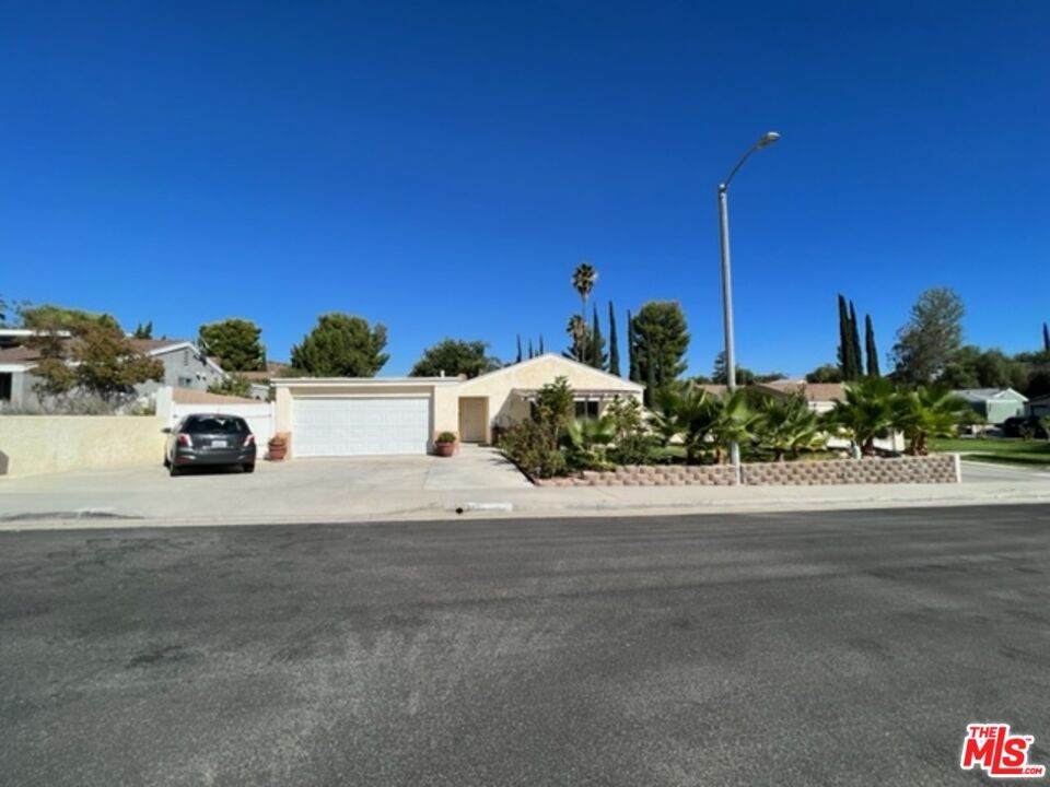 28010 Lakehurst Ave - Photo 1