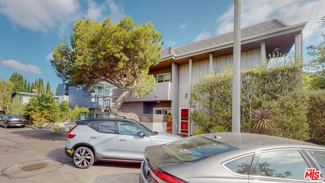 2921 10th St - Photo 1