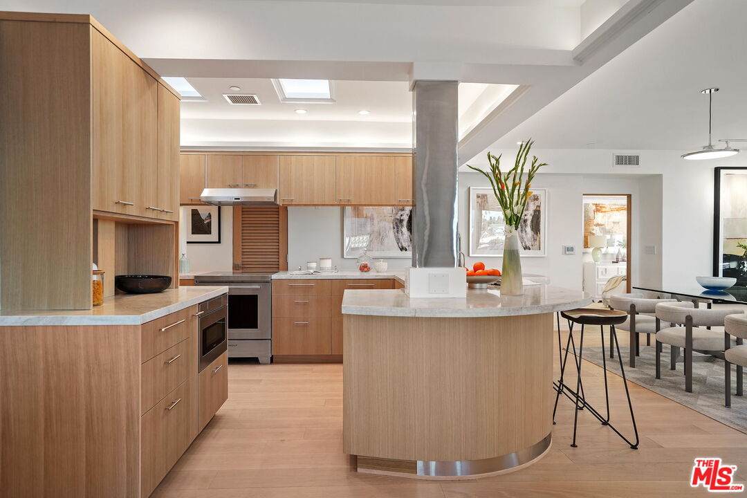 120 Ocean Park Blvd - Photo 1
