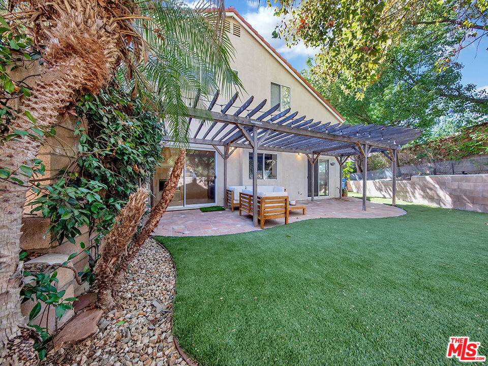 4713 Rhapsody Dr - Photo 1
