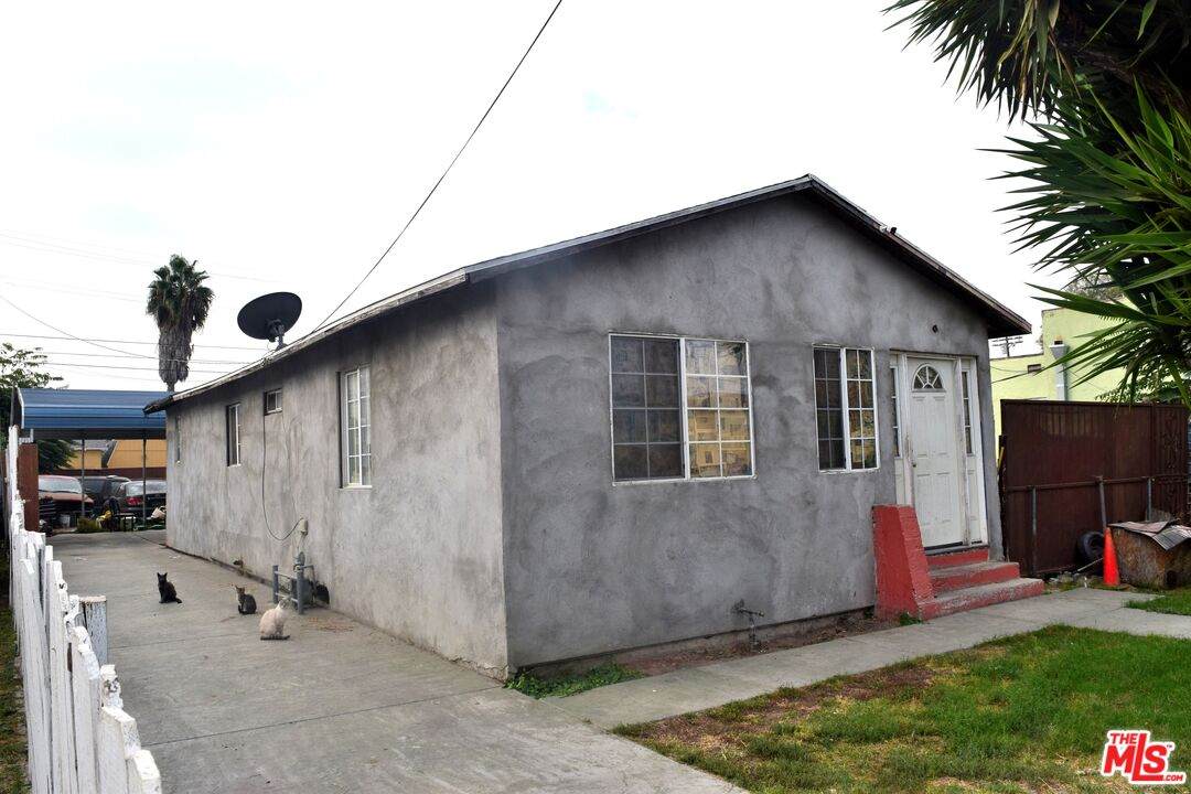 2118 92nd St - Photo 1