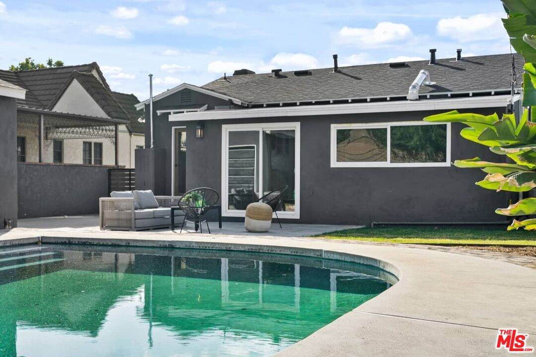 610 Lincoln St - Photo 1