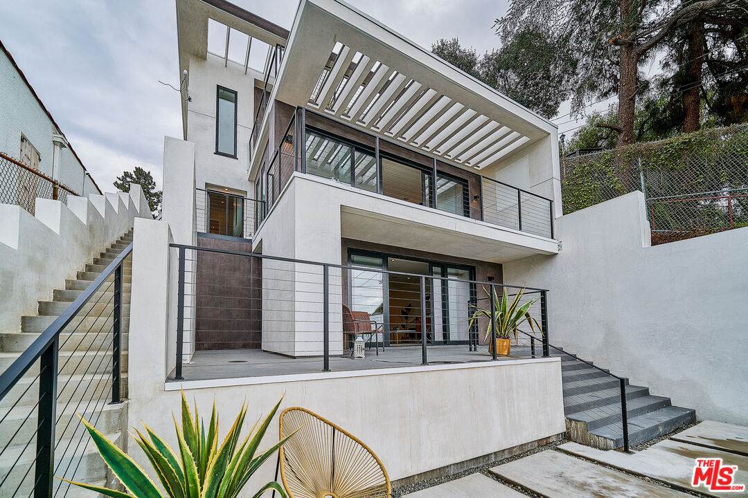 668 Burwood Ter - Photo 1