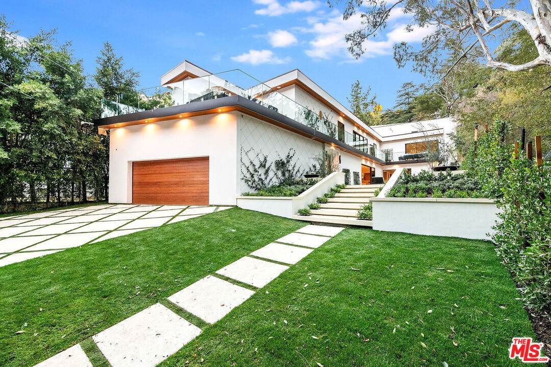 1884 Laurel Canyon Blvd - Photo 1