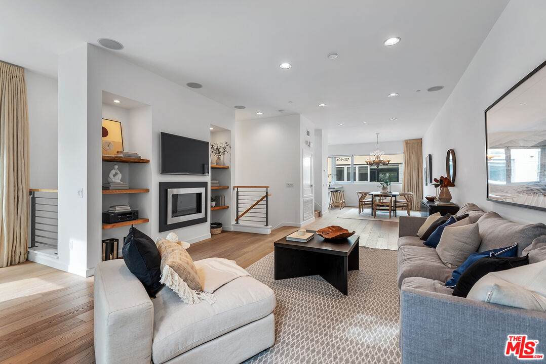 310 Washington Blvd - Photo 1