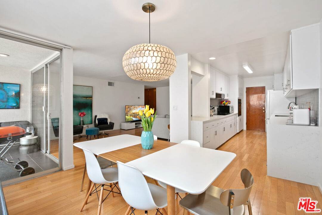 1539 Laurel Ave - Photo 1