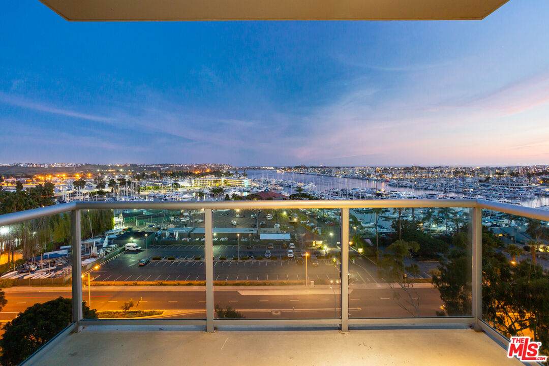 13700 Marina Pointe Dr - Photo 1
