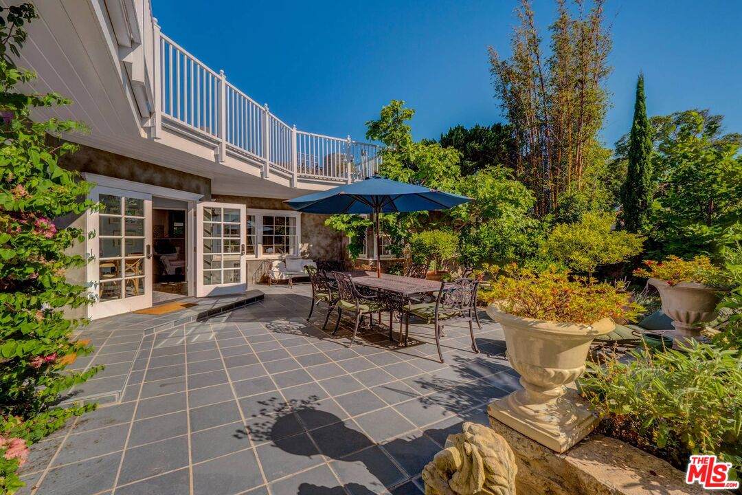 815 San Vicente - Photo 1