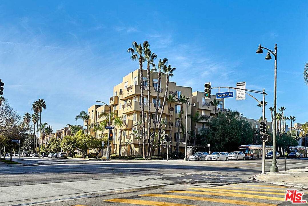 4100 Wilshire Blvd - Photo 1
