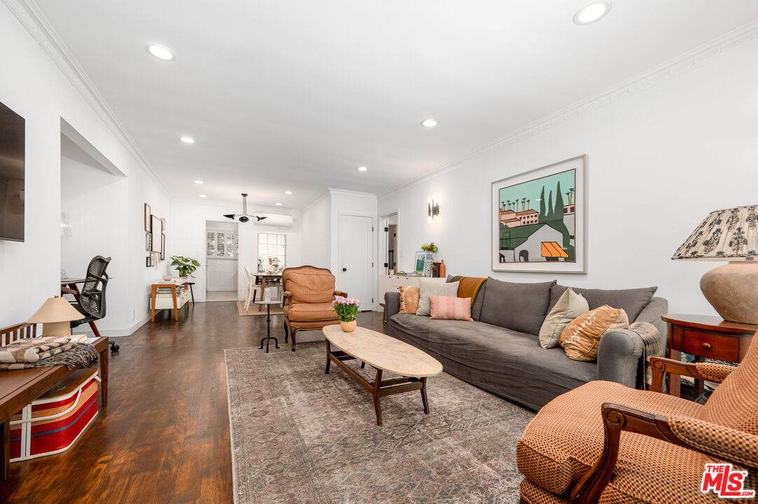 1615 Laurel Ave - Photo 1
