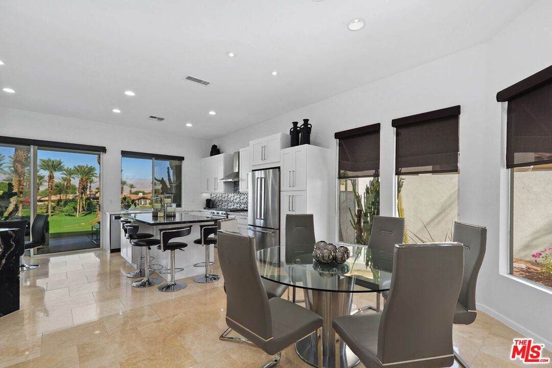374 Desert Holly Dr - Photo 1