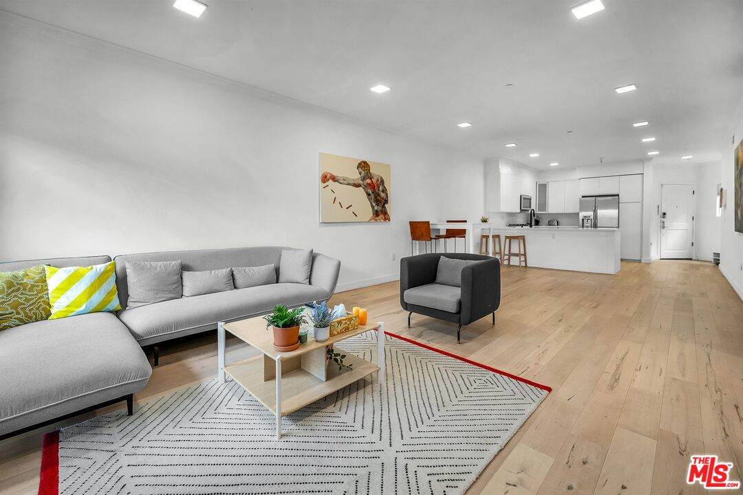 214 Alexandria Ave - Photo 1
