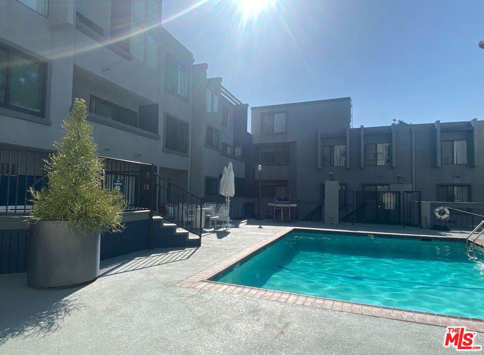 1940 Highland Ave - Photo 1