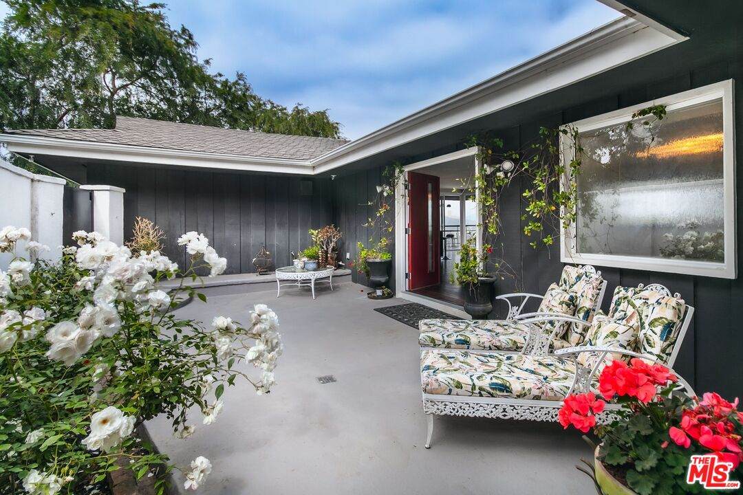 3200 Wrightwood Dr - Photo 1