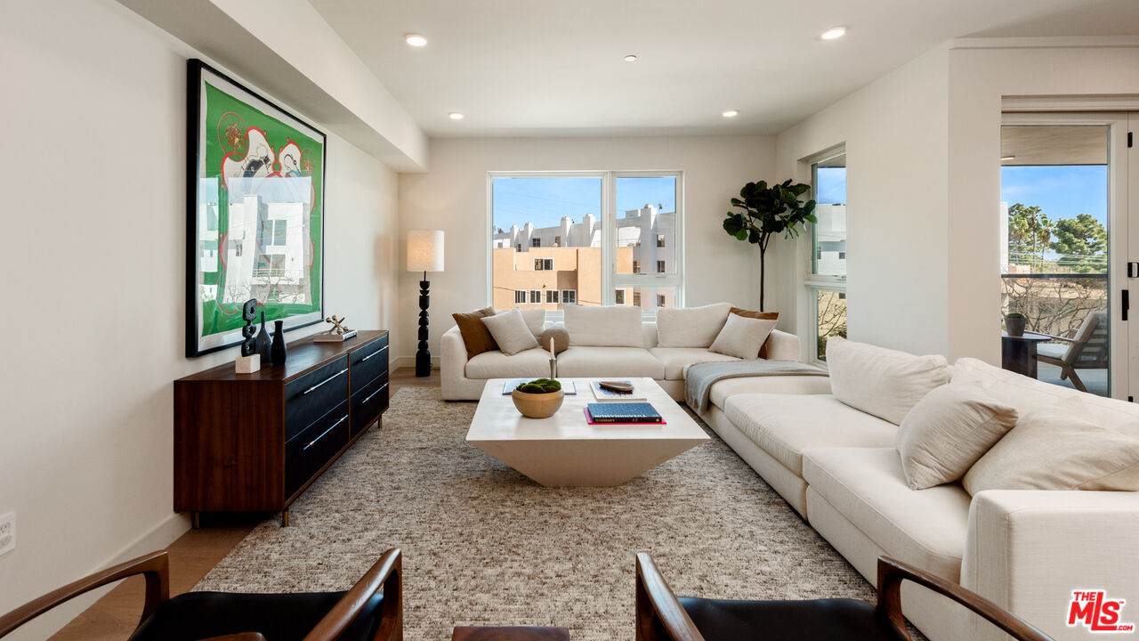 505 Barrington - Photo 1