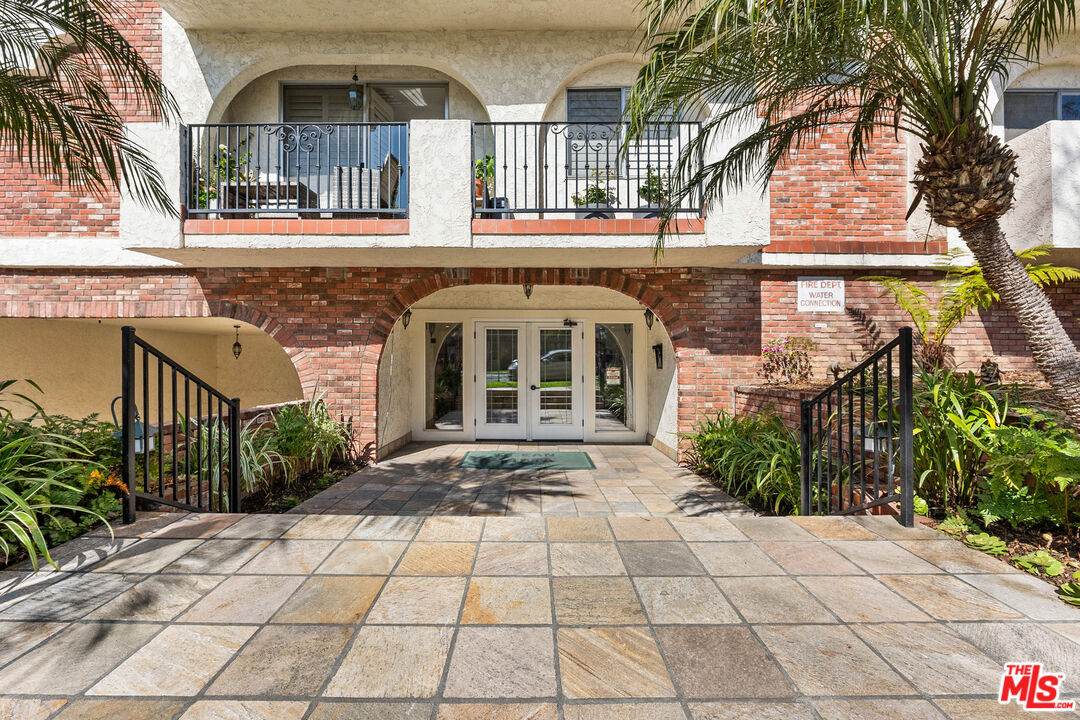 125 Montana Ave - Photo 1