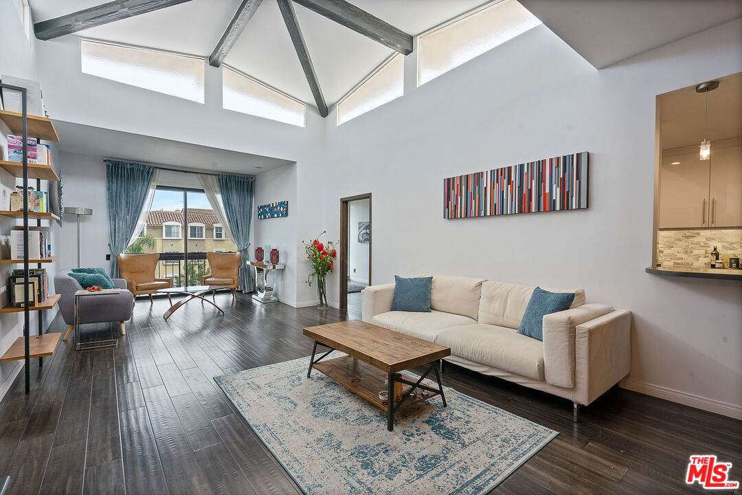 2175 Beverly Glen Blvd - Photo 1
