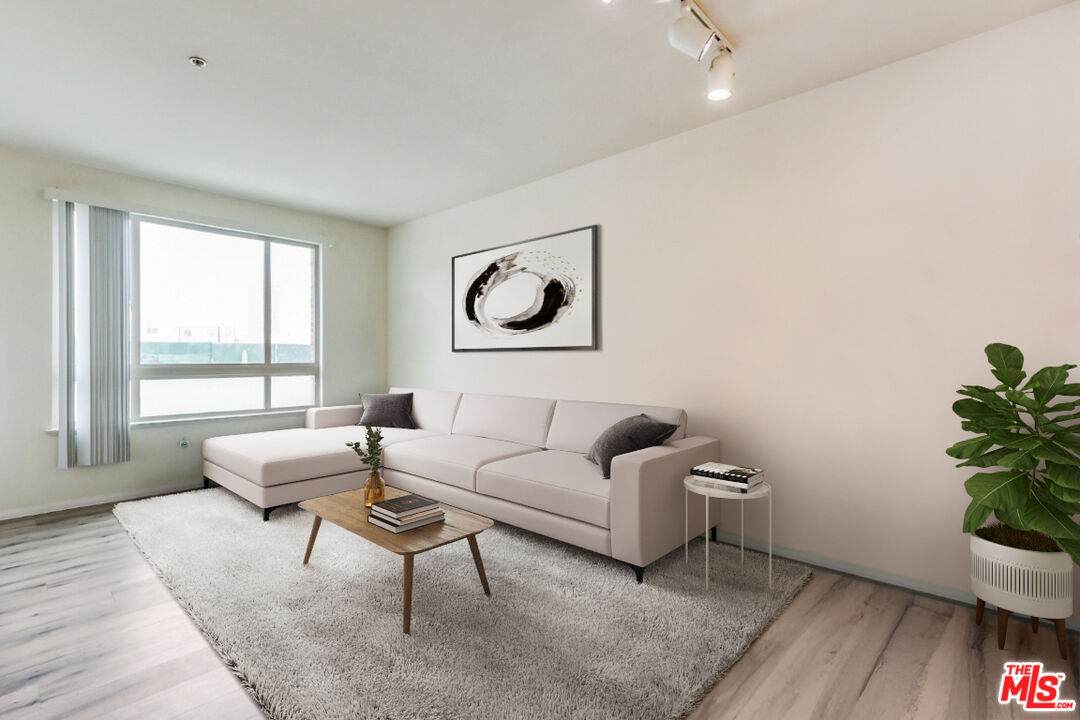 100 Alameda St - Photo 1
