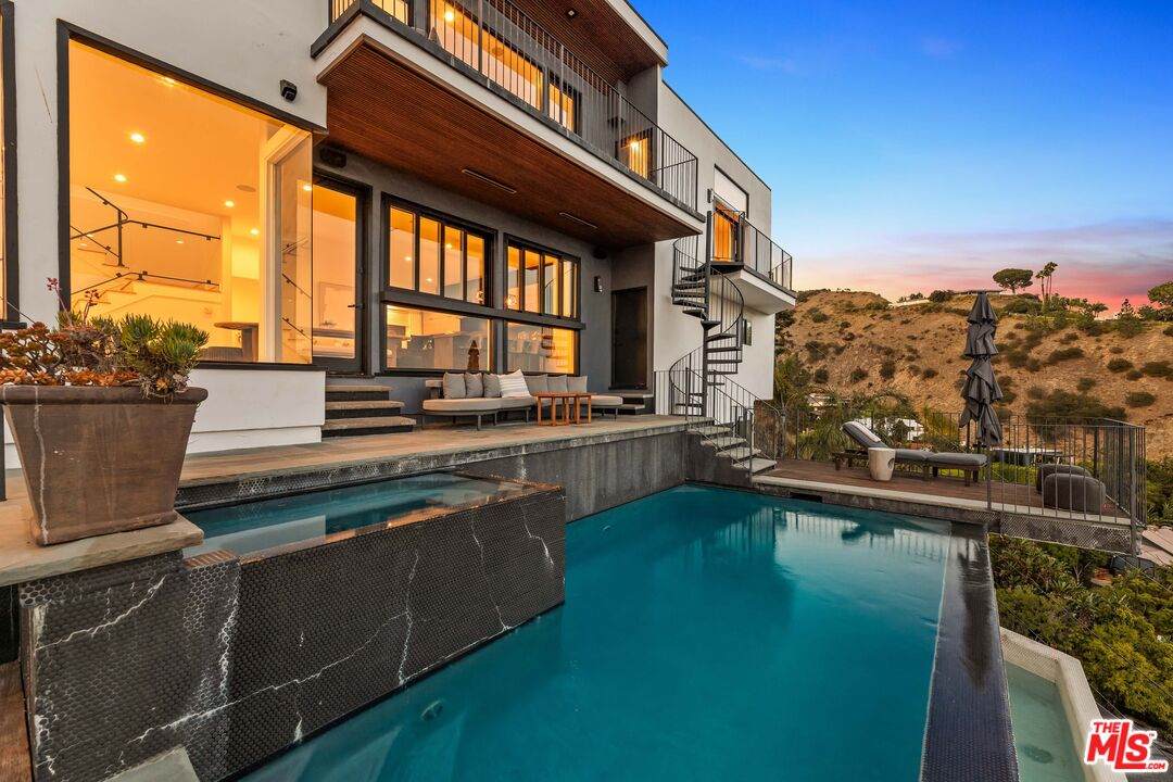 8425 Hillside Ave - Photo 1