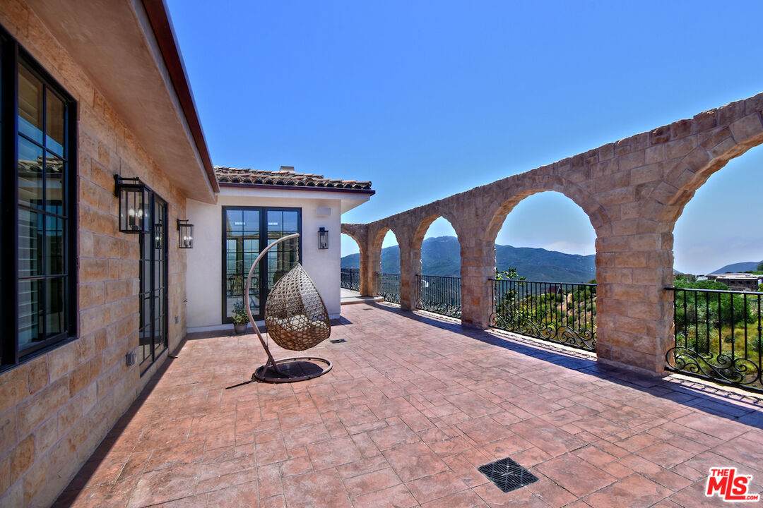 33182 Mulholland Hwy - Photo 1