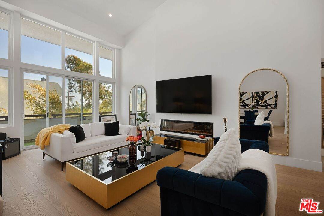 1277 Beverly Glen Blvd - Photo 1