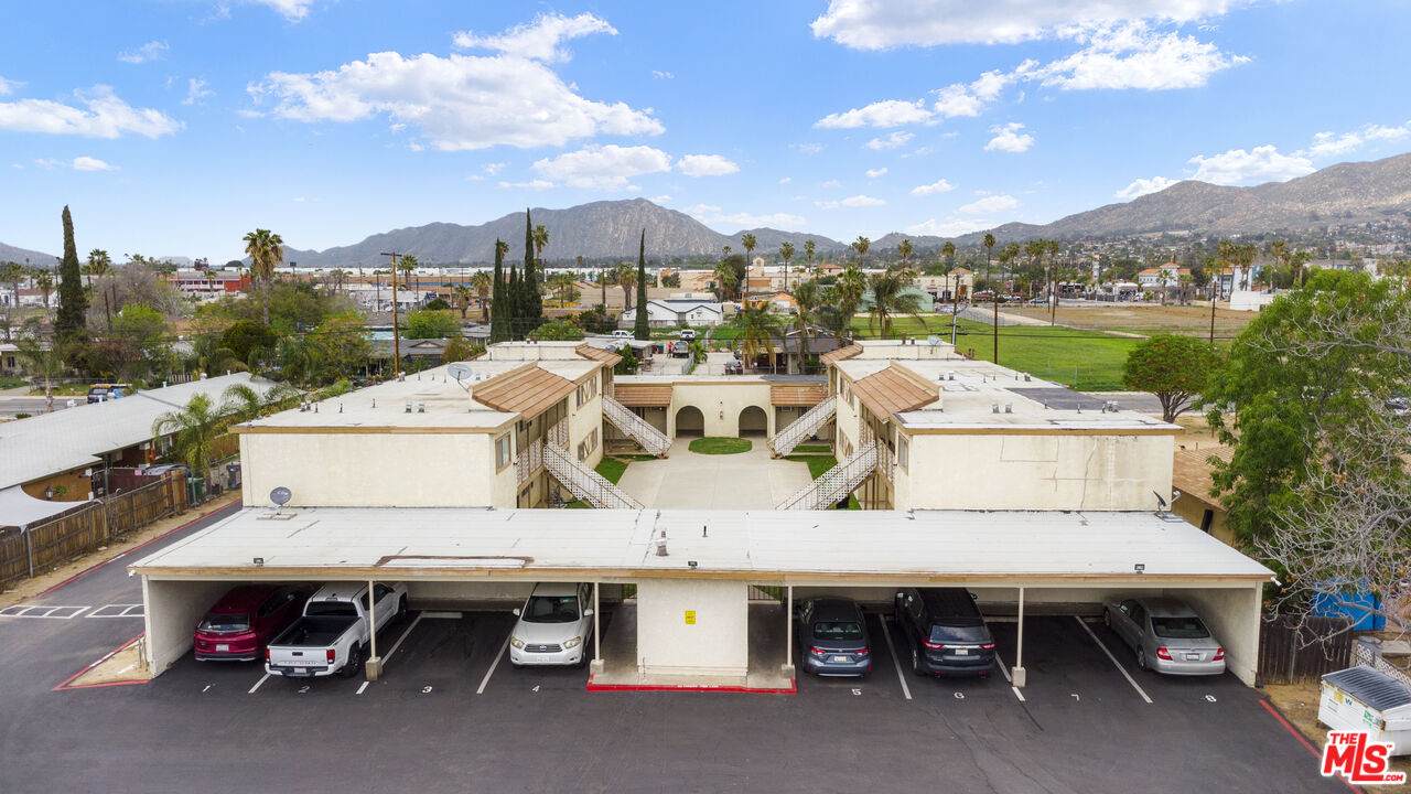 24271 Webster Ave - Photo 1