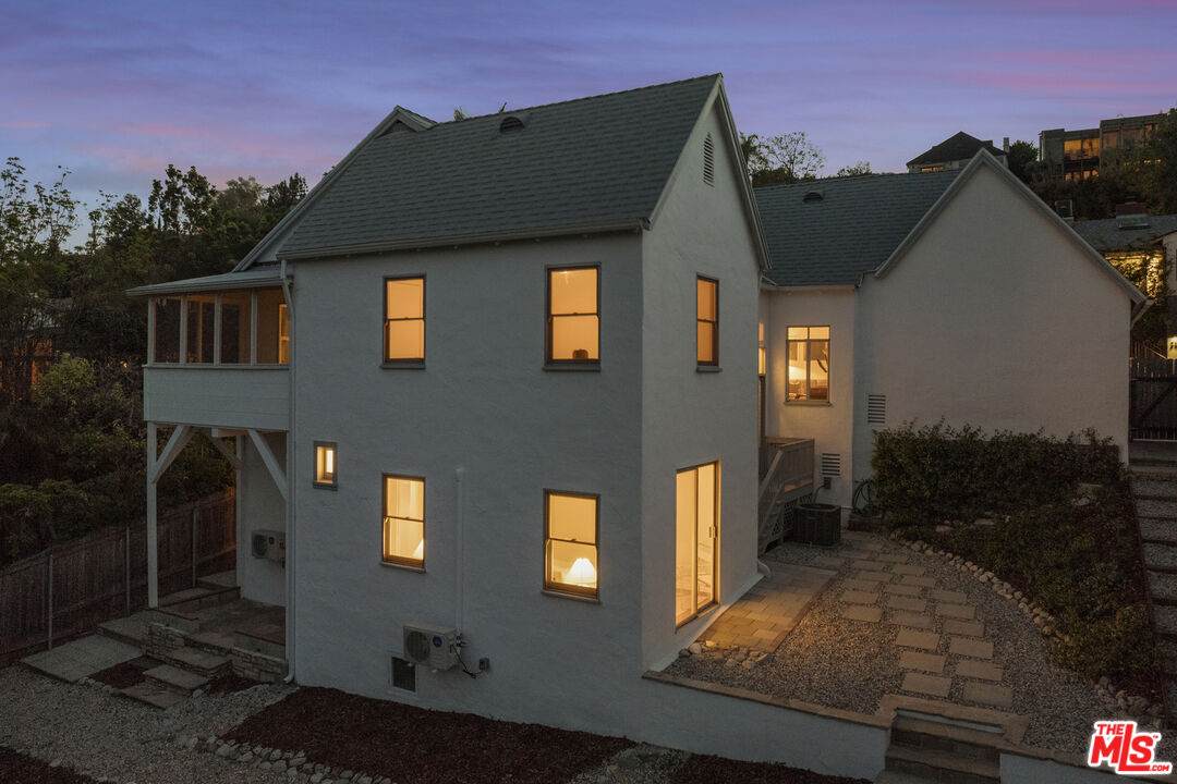 2316 Kenilworth Ave - Photo 1