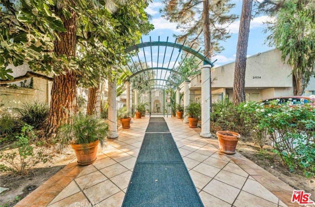 20134 Leadwell St - Photo 1