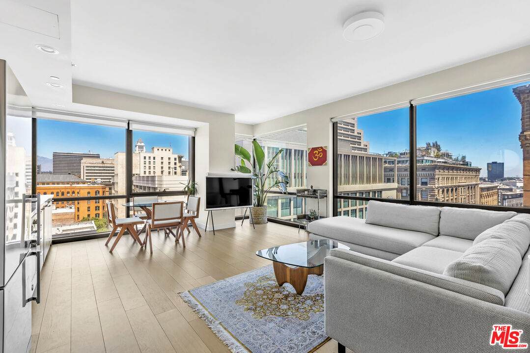 400 Broadway - Photo 1