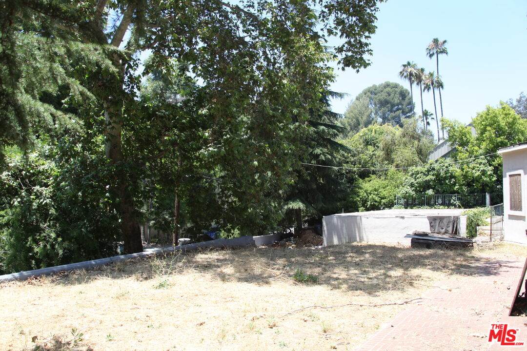 2534 Benedict Canyon Dr - Photo 1