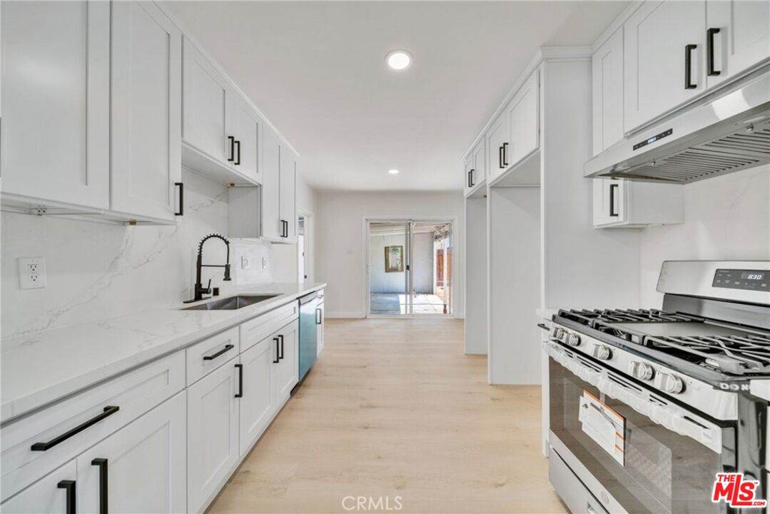 338 3rd Ave - Photo 1