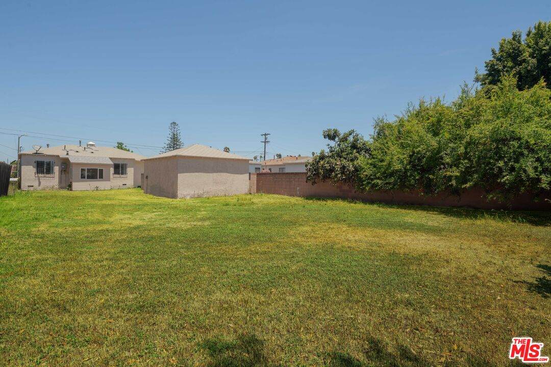 554 89th St - Photo 1