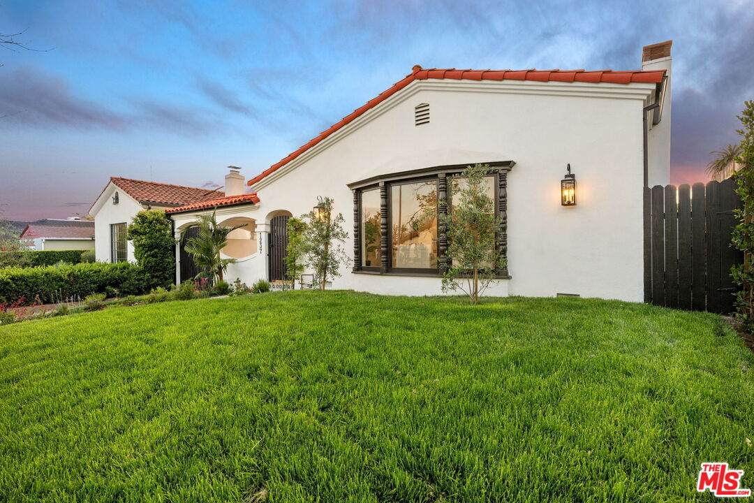 1237 Curson Ave - Photo 1