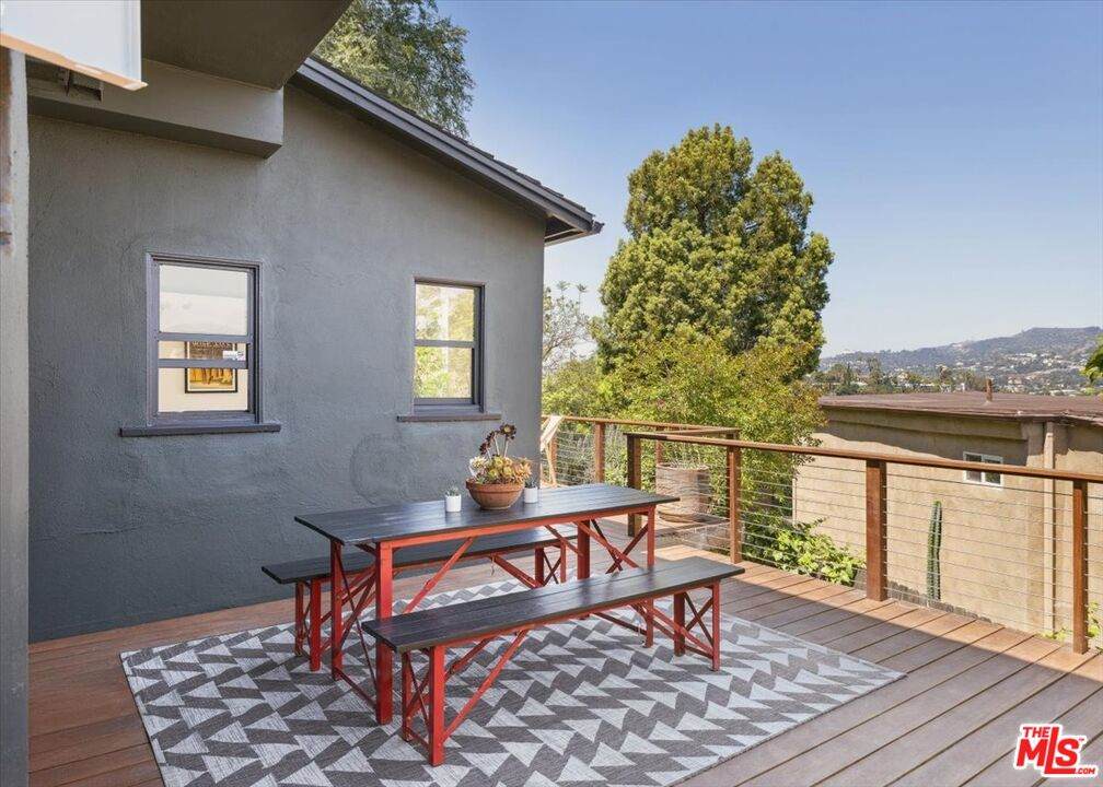 2467 Silver Ridge Ave - Photo 1