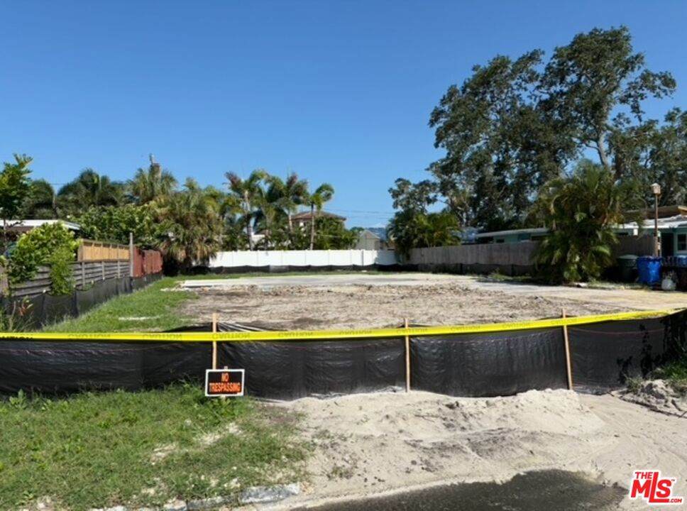 2482 Trade Winds Dr - Photo 1