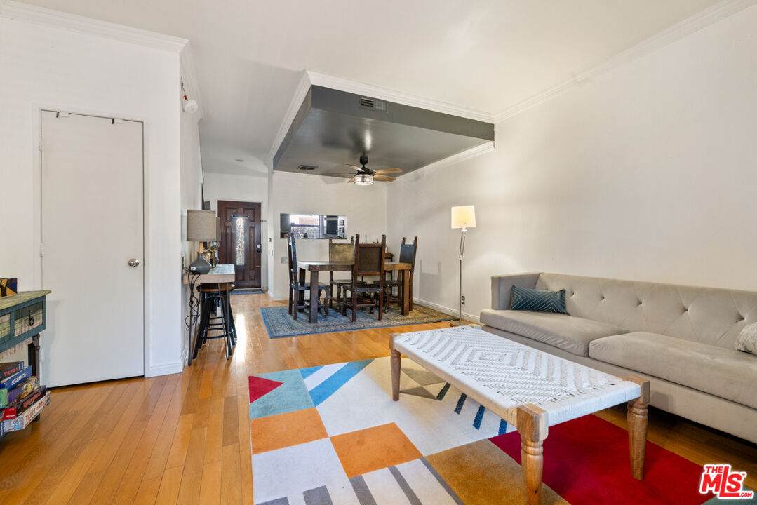14256 Victory Blvd - Photo 1