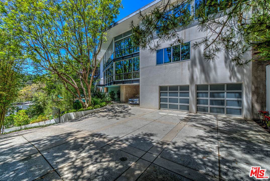 2207 Bowmont Dr - Photo 1