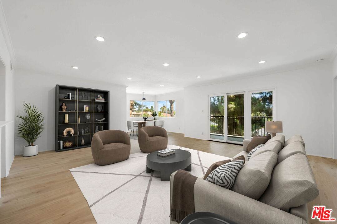 222 7th St - Photo 1